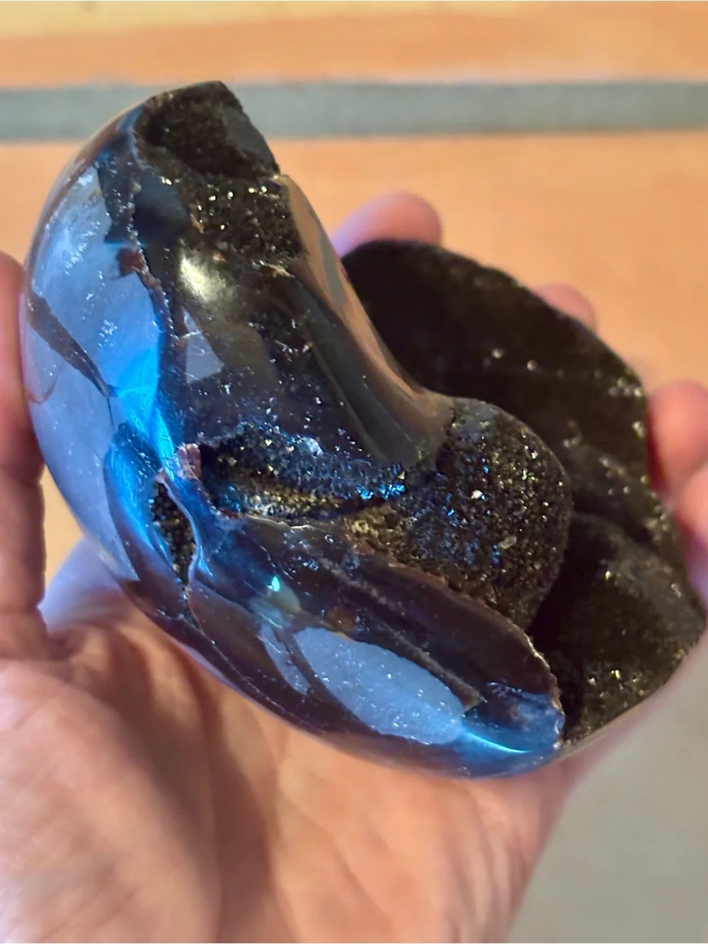 🐉 🖤 HUGE Black Septarian Crystal Heart w Druzy 900g (~2 lbs!)